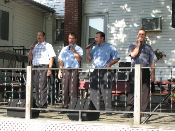gop-sining-marcus Marcus joined for a few songs